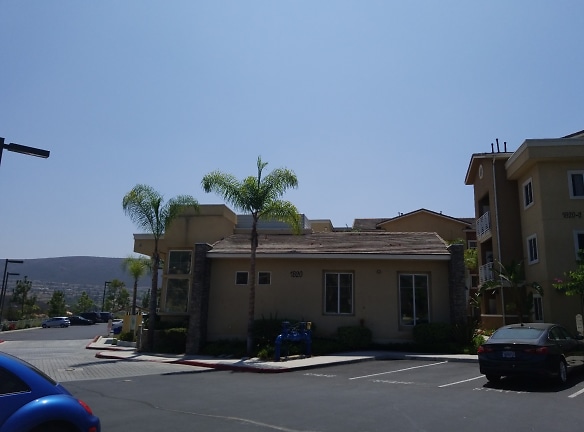 Melrose Villas Apartments - San Marcos, CA