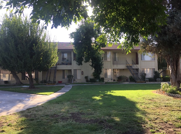 ELMWOOD GARDEN Apartments - Stockton, CA
