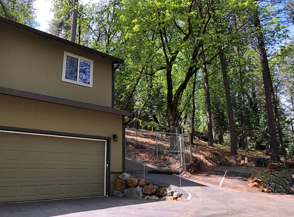 12753 Francis Dr - Grass Valley, CA