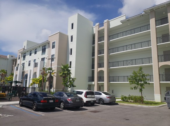 Silver Palm Place Apartments - West Palm Beach, FL