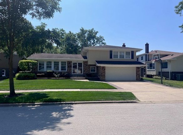 807 Crabtree Dr - Arlington Heights, IL