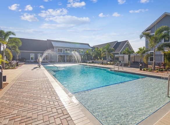 Palm Grove Luxury Apartment Homes - Ellenton, FL