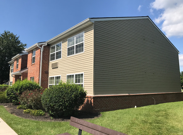 Greenside Apartments - Maugansville, MD