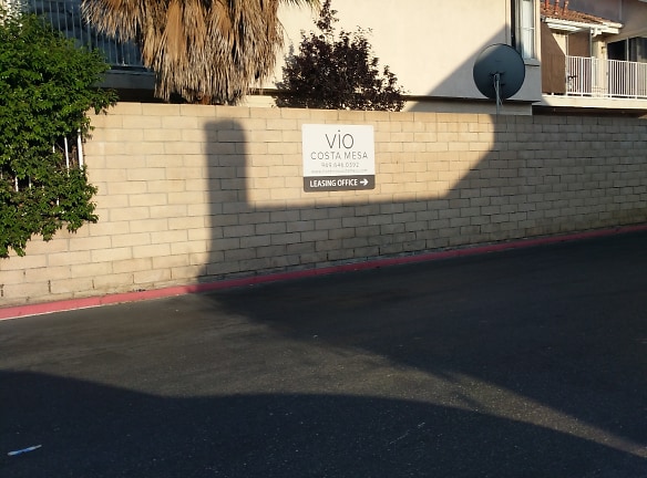 Pacific Villas Apartments - Costa Mesa, CA