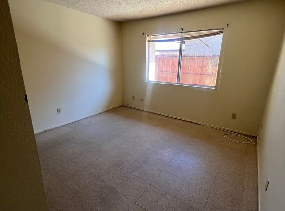 6450 Hermosa Ave unit A - Yucca Valley, CA