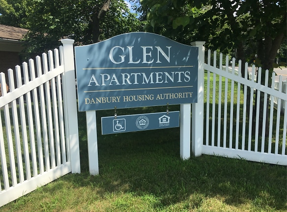 Glen Apartments - Danbury, CT