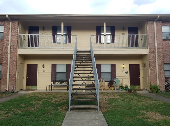 Saddlebrook Manor Apartments - Lumberton, TX