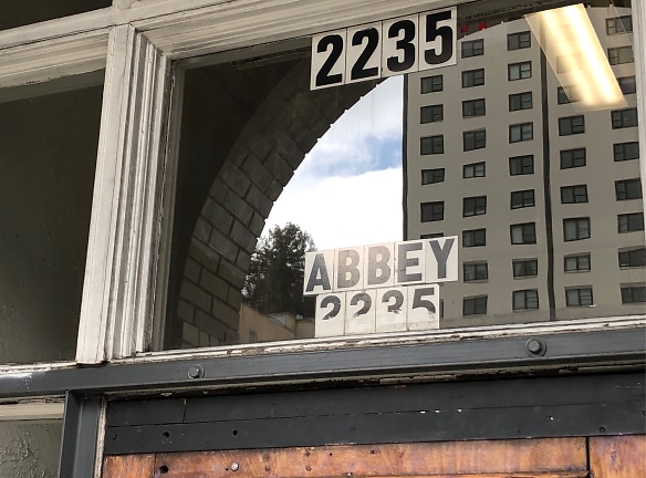 The Abbey Apartments - Portland, OR