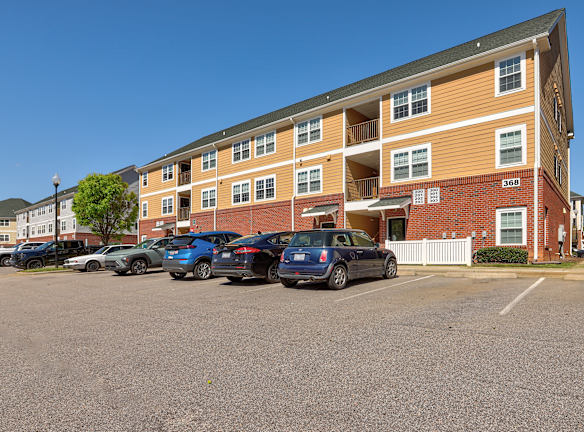 Riverwood Villas Apartments - 284 Gretzky Parkway - Clayton, NC