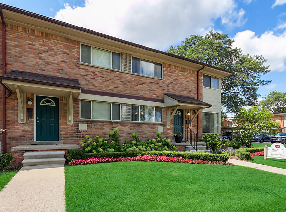Arlington Apartments & Townhomes - Royal Oak, MI