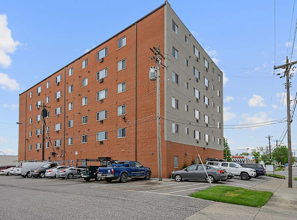 4960 Ridge Ave #606 - Cincinnati, OH