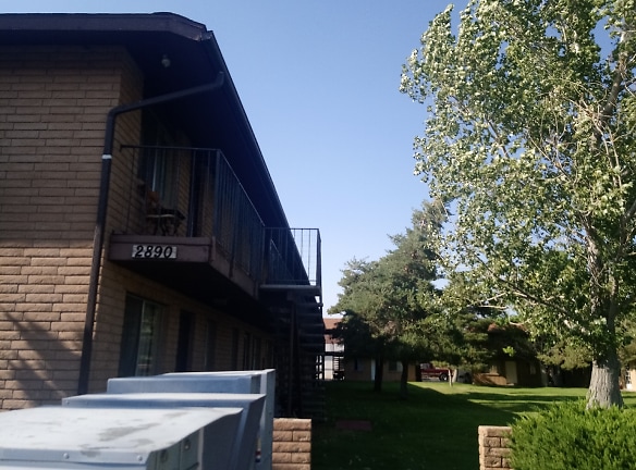 Menlo Manor Apartments - Carson City, NV