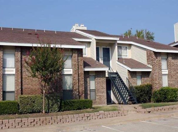 Riverbend Apartments - Lancaster, TX