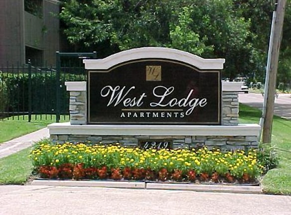 West Lodge - Baytown, TX