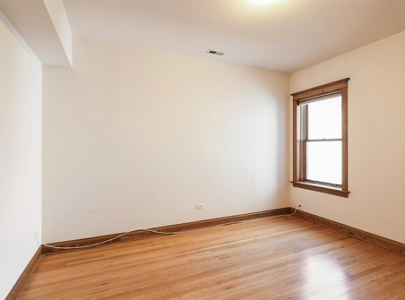 5838 N Kenmore Ave unit 2T - Chicago, IL