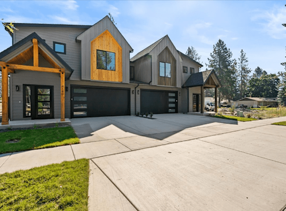 831 E Violet Ave - Coeur D Alene, ID