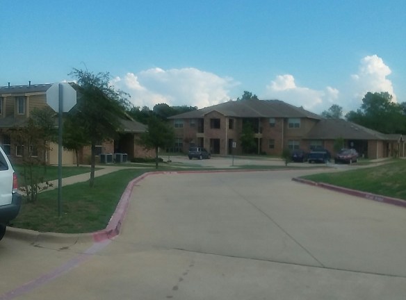 Heritage Park Lakeview Park Apartments - Denison, TX