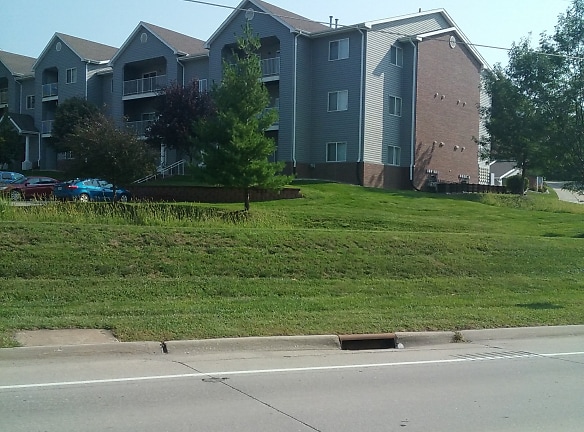 Highclere Apartments - Council Bluffs, IA