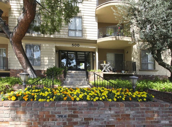 Los Robles Apartments - Pasadena, CA