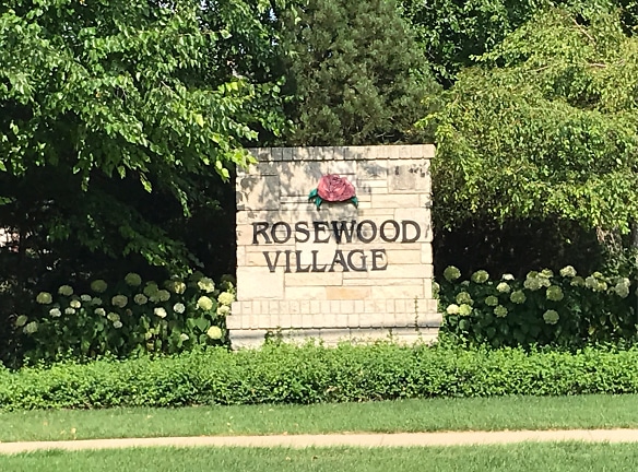 Legends Rosewood Village Apartments - Ypsilanti, MI