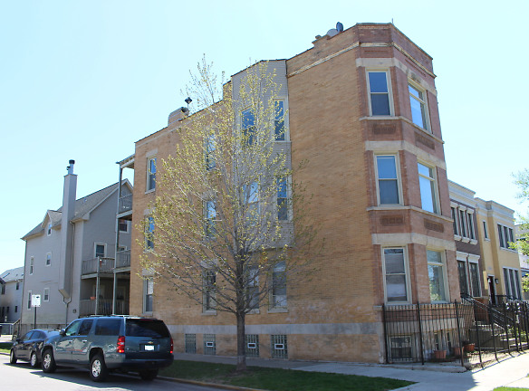 1657 N Maplewood Ave - Chicago, IL