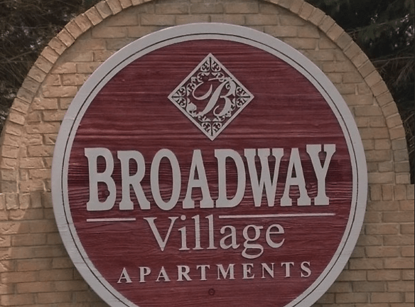 Broadway Village Apartments - Greenfield, IN