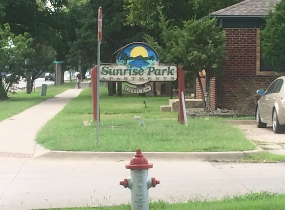 SUNRISE PARK Apartments - Wichita, KS