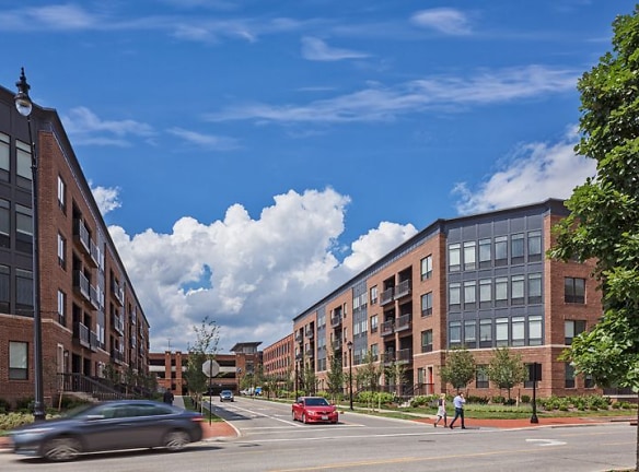 Apartments At The Yard: Dorchester West - Grandview Heights, OH