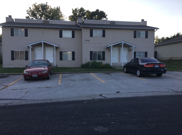 Country House Apartments - Columbia, MO