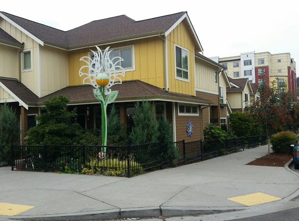 Rainier Court II Apartments - Seattle, WA