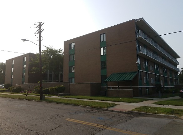Buchtel Apartments - Akron, OH