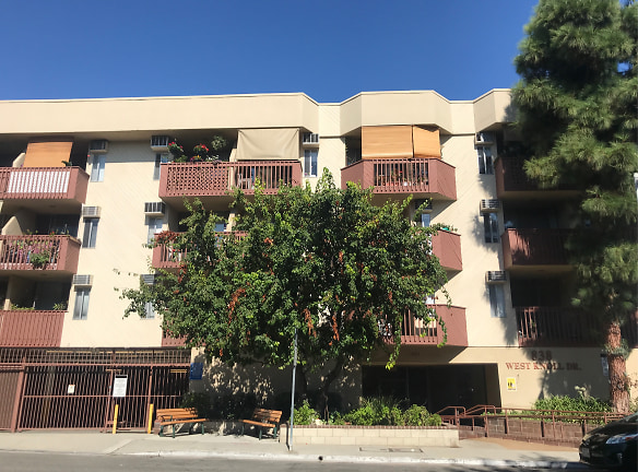 West Knoll Apartments - West Hollywood, CA