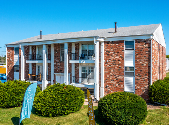 Avenues At East Moline Apartments - East Moline, IL