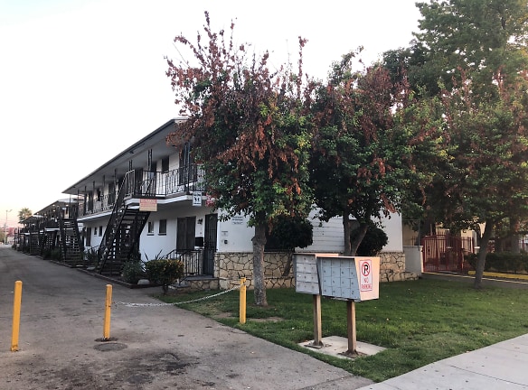 Jay P. Allen Apartments - Glendale, CA