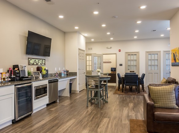 Sterling King Apartments - Portsmouth, VA