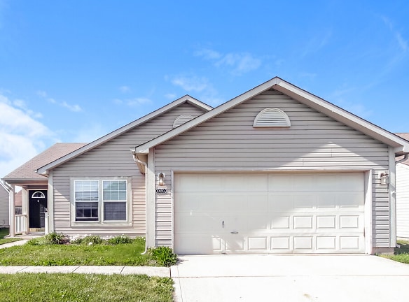 10690 Hanover Ct - Indianapolis, IN