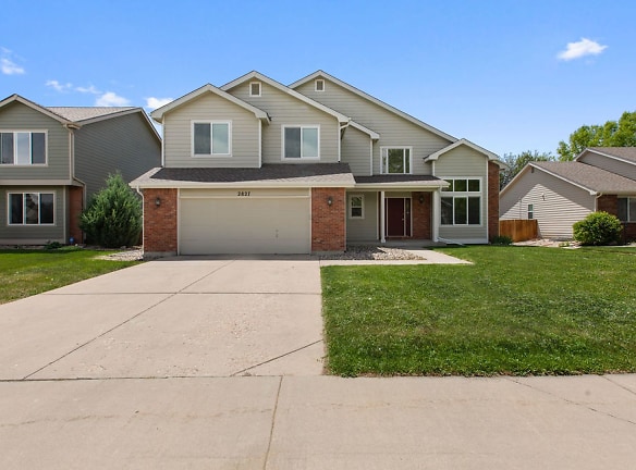 2827 Stonehaven Dr - Fort Collins, CO