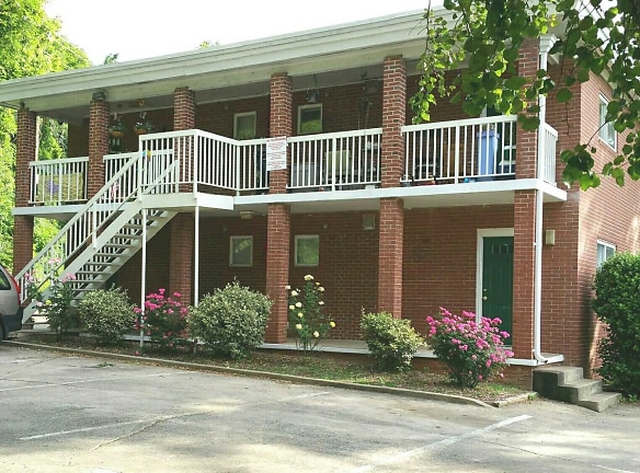 Residences At Diamond Ridge - Winston Salem, NC