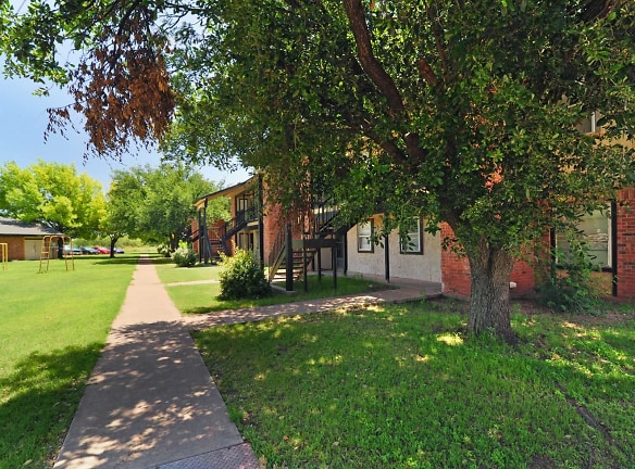 Live Oak Apartments - Stamford, TX