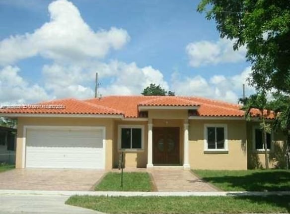 1329 Westward Dr - Miami Springs, FL