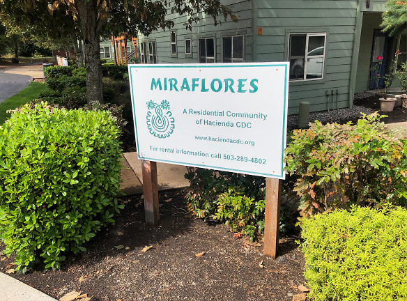 Miraflores Apartments - Portland, OR
