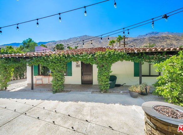 1861 S Palm Canyon Dr - Palm Springs, CA