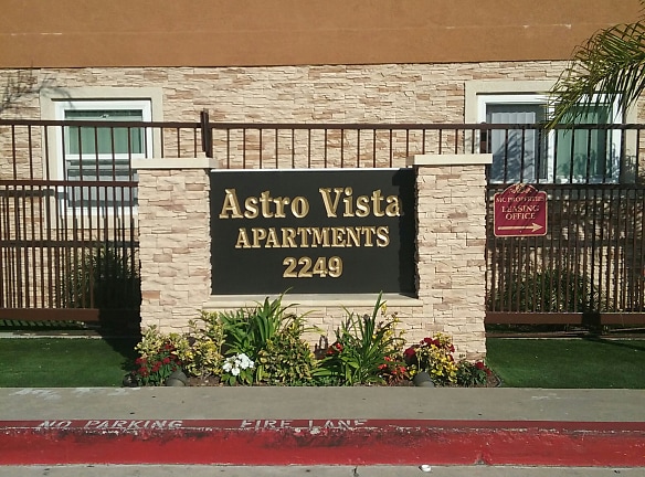 Astro Vista Apartments - San Diego, CA