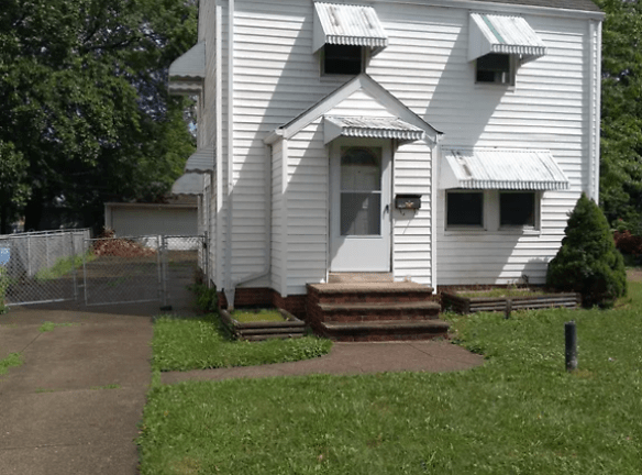 22601 Ivan Ave - Euclid, OH
