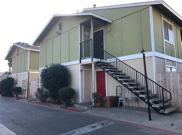 Paradise Apts Apartments - Fresno, CA