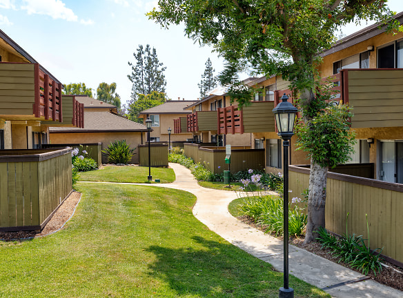 Foothill Village Apartments - Pomona, CA