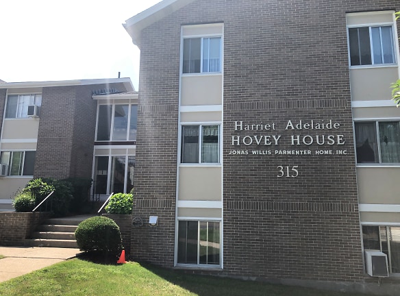 Hovey House Apartments - Waltham, MA