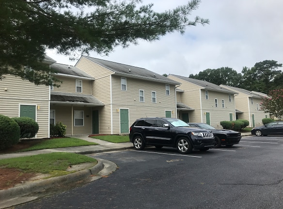 Wedgewood Arms Apartments - Greenville, NC