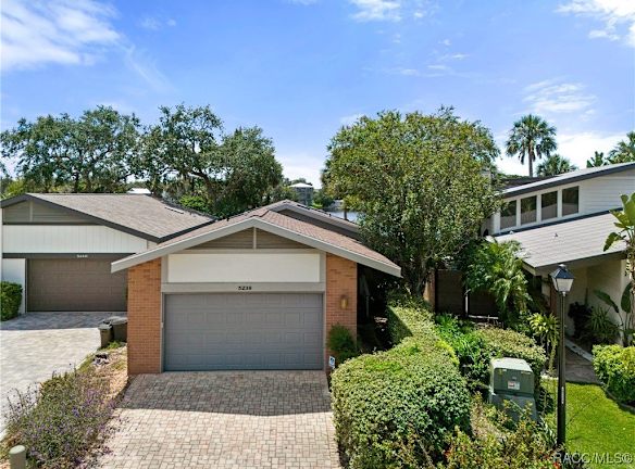 5238 S Riverview Cir - Homosassa, FL