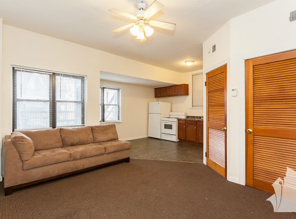 2254 N Southport Ave unit 1 - Chicago, IL